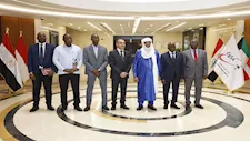 وزير الاتصالات المالي والسفير بالقاهرة يزوران وكالة الفضاء المصرية لتعزيز