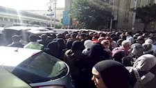 3 نعوش في جنازة واحدة.. قرية الصنافين تودع ضحايا حادث سير بالشرقية 