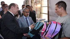 محافظ بني سويف يتفقد "أهلاً مدارس" ويوجه بإقامة معارض دائمة للسلع الأساسية - صور