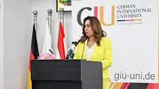تكريم 4 من أوائل الثانوية العامة بالشرقية وتسليمهم منحًا دراسية بجامعتين ألمانيتين - صور
