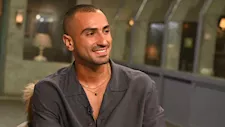 بعد أزمة "زي الغجر".. محمد الشرنوبي يكشف كواليس ألبومه في "صاحبة السعادة" 