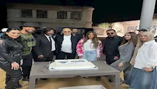 من قلب سوريا.. نجوم مسلسل عيلة تعمل عمايل يحتفلون بانتهاء التصوير