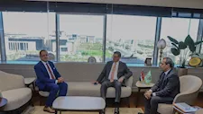 وزير الزراعة يبحث مع سفير مصر بالعراق تعزيز التبادل التجاري والاستثمار