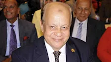 كسروا قدمه داخل الطوارئ.. الاعتداء على طبيب بمستشفى الزهور في بورسعيد 