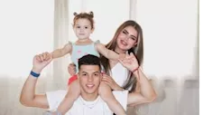 إمام عاشور يوجه رسالة خاصة لـ ابنته (صورة) 