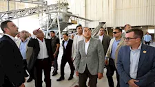 رئيس الوزراء يفتتح مصنع للأسمدة في السخنة باستثمارات 10 ملايين دولار