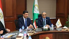 وزير الصناعة ومحافظ الجيزة يبحثان تقنين أوضاع مستثمري بالعياط والصف