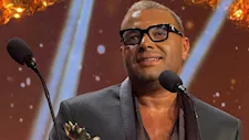 رامي صبري يتوج بجائزة "نجم الغناء العربي" في موريكس دور 2026