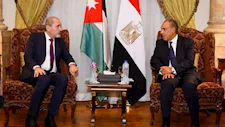 وزير الخارجية يلتقي نظيره الأردني ويبحثان تعزيز العلاقات الثنائية والتطورات الإقليمية