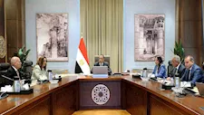 بعد توجيهات السيسي.. توجيه عاجل من مدبولي بشأن تشجير الطرق 