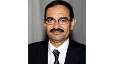 المفتي يكلف وزير المالية الأسبق بمنصب المستشار المالي
