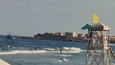 آخر أيام الصيفية.. تعرف على حالة البحر بشواطئ الإسكندرية- صور