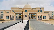 مصير 360 طالبًا مجهول.. أزمة بـ"طب شرق بورسعيد الأهلية" قبل الدراسة بأسبوع
