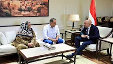 "أنا في مكاني وبمارس عملي".. أول تعليق من مدير مدرسة برقطا بعد تكريمه من وزير التعليم