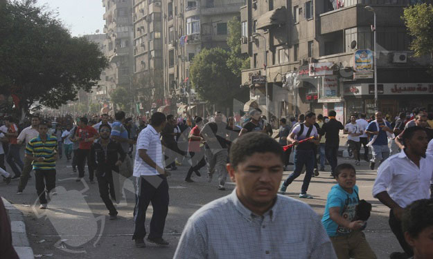 رويترز: مقتل طالب في مواجهات بين أنصار مرسي والأمن