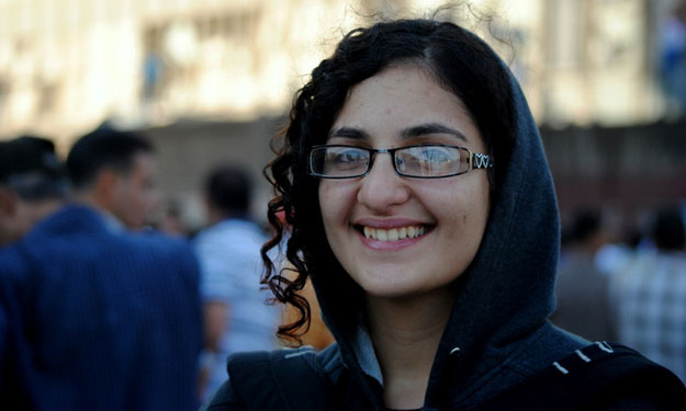 شقيقة علاء عبد الفتاح: الأمن اعتدى على زوجة أخي خل