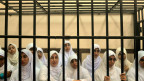 التايمز:  مصر تسجن تلميذات كعقاب للتظاهر السلمي 