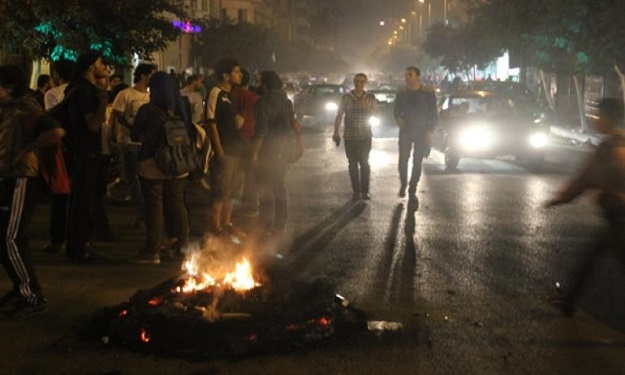 قوات الشرطة تطارد ''طلاب ضد الانقلاب'' بمحيط طلعت 