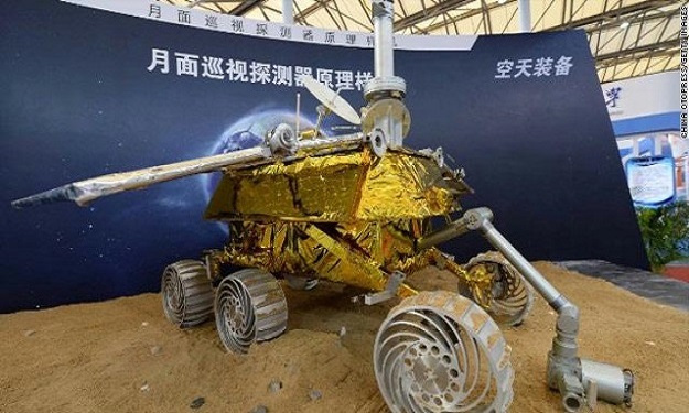 أول سيارة صاروخية صينية تهبط على القمر اليوم