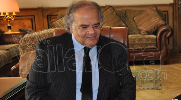 عباس: وزير الرياضة وقف عاجزاً أمام تهديدات الأهلى 