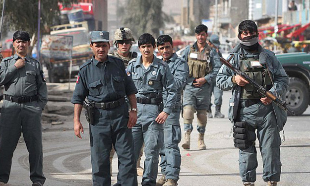 الشرطة الأفغانية تنقذ سيدة من الرجم حتى الموت على 