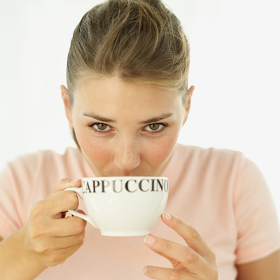 مخاطر شرب القهوة على الحامل في الشهر الثالث