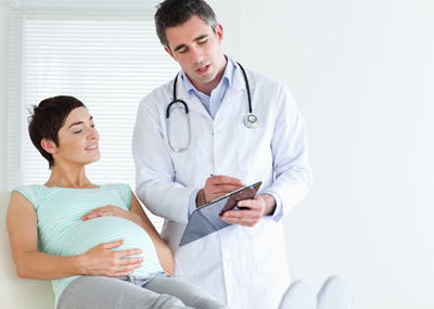 زيارة الطبيب في شهر الولادة