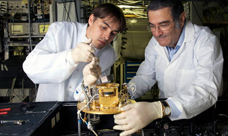 جائزة نوبل لباحثان مهدا لصنع حواسيب خارقة
