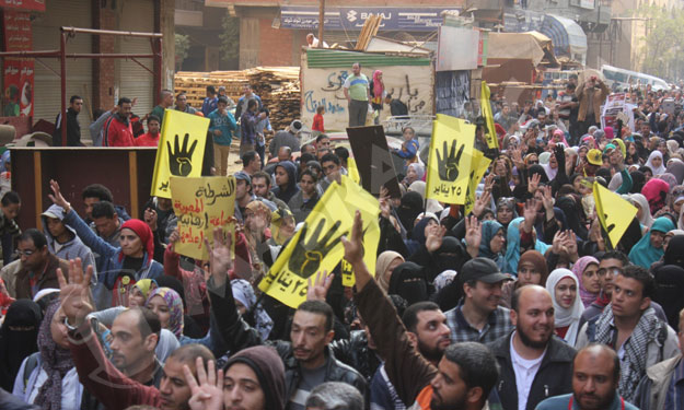 مسيرة لأنصار الإخوان بالبساتين تدعو لمقاطعة الدستو