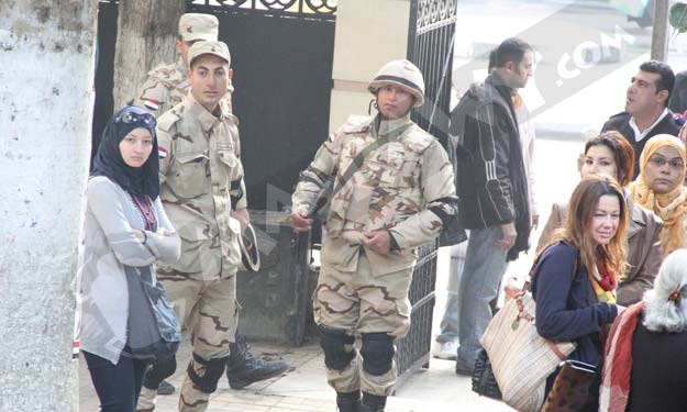 الجيش يغلق مدرسة النصر بكرداسة بعد إطلاق مجهولين ا