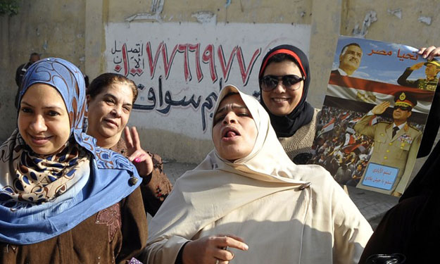 بالصور والفيديو- نساء مصر يعرضن خطوات تحضير الاستف