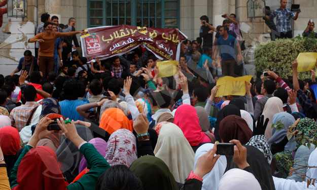 طلاب الإخوان بجامعة عين شمس يتظاهرون تنديدا بـ''مق