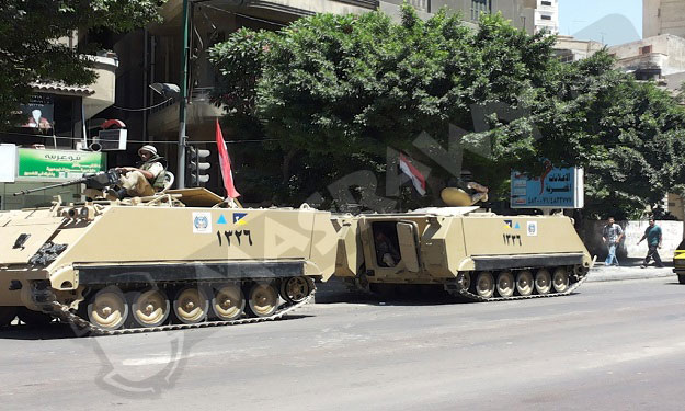 مدرعات للجيش والشرطة في طريقها لميدان مصطفى محمود