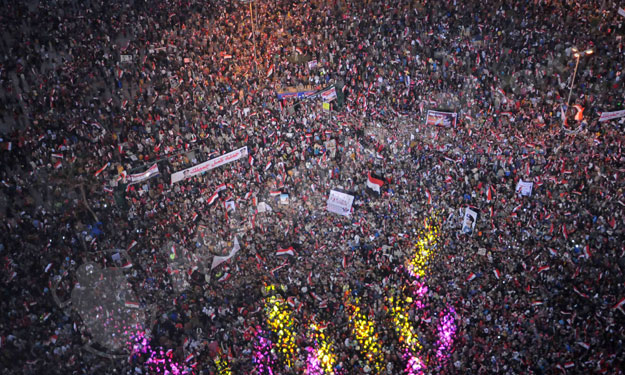 4 صور لـ''التحرير من فوق'' ترصد الأعداد المشاركة ف