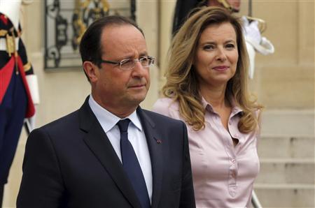 الرئيس الفرنسي يعلن انفصاله عن صديقته