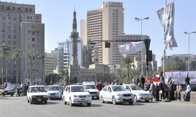 قوات الأمن تفتح ميدان التحرير أمام المارة والسيارا