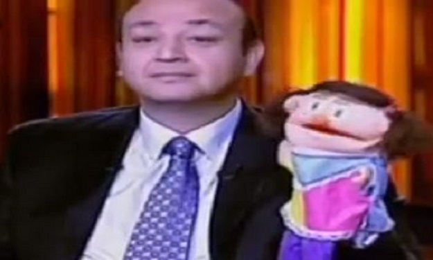 بالفيديو.. عمرو أديب يُقلِّد أبلة فاهيتا على الهوا