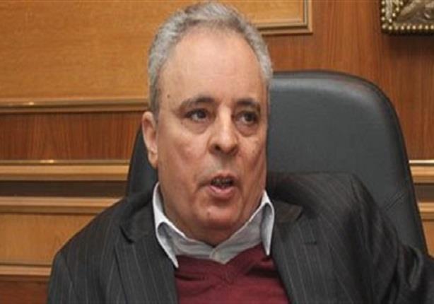 الدكتور أحمد مصطفى  رئيس الشركة القابضة للغزل والن
