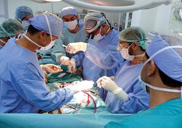 مستشفى مصر الجديدة تستضيف خبير أمريكي في جراحة الم