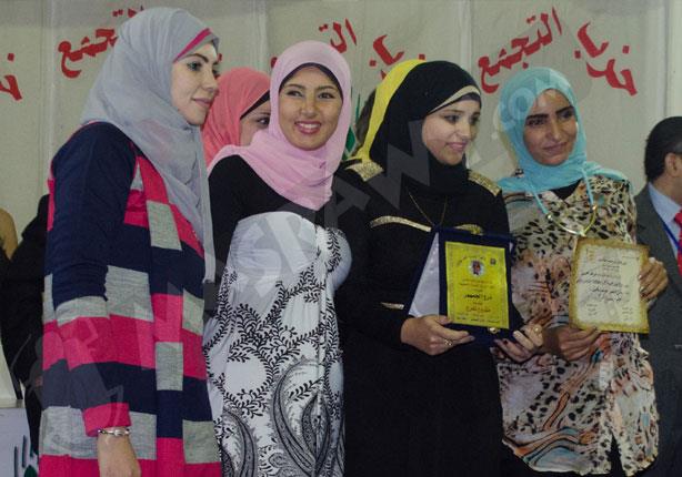 "فستان يفوز بالمركز الأول في مهرجان يوسف شاهين
