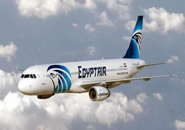 مجهولون يحتجزون ركاب طائرة مصرية بليبيا