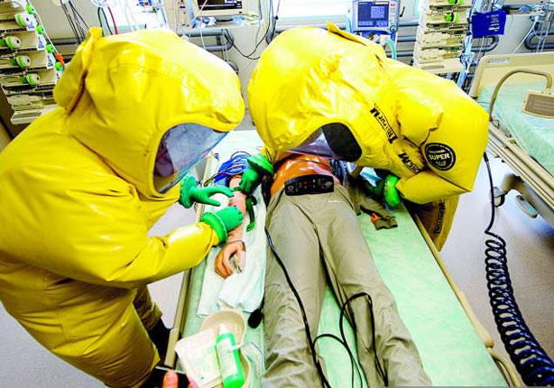 اصابة ممرضة بالإيبولا يشعل النار على الصحة الاسبان
