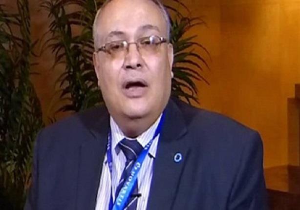 الدكتور هشام الحفناوي عميد معهد السكر
