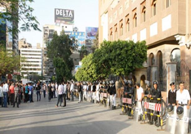 ارشيفية-وقفة احتجاجية لحزب الوفد أمام سفارة قطر تط