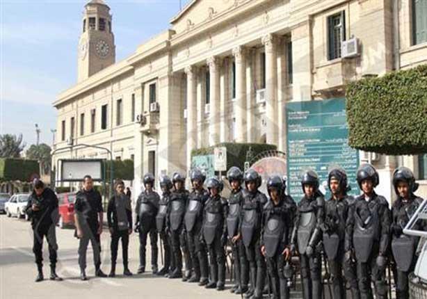 الأمن يكثف تواجده بجامعة القاهرة 