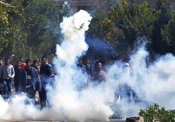 قوات الأمن تفرق مسيرة بقنابل الغاز