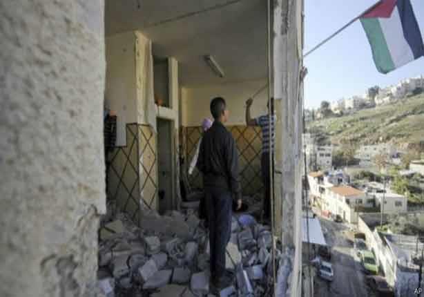 إسرائيل شرعت في هدم منازل الفلسطينيين الضالعين في 