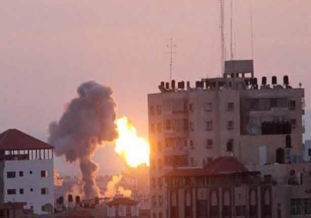 صورة ارشيفية لاطلاق قذيفة مدفعية على قطاع غزة