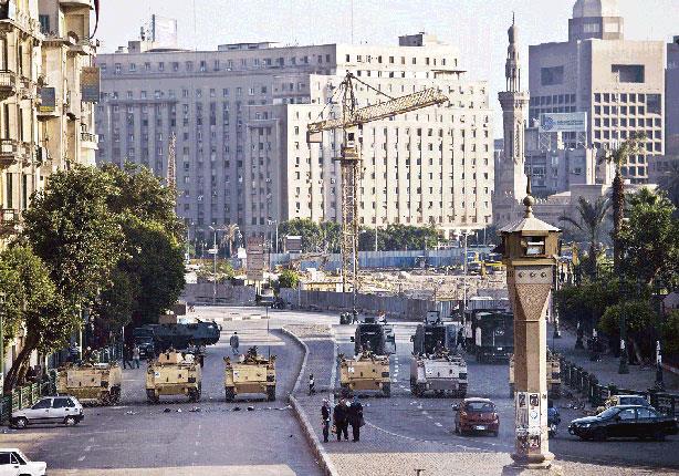 قوات الجيش تقوم بتأمين مداخل ميدان التحرير - ارشيف