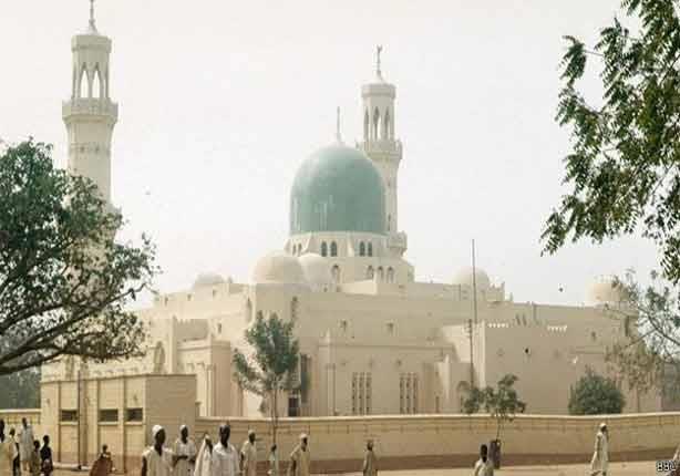 مسجد رئيسي بمدينة كانو النيجيرية يقع بالقرب من قصر